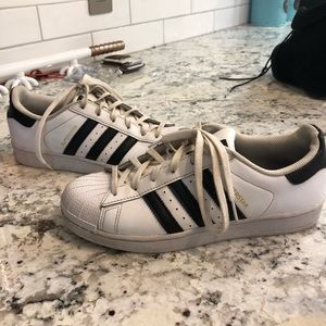 Adidas superstars